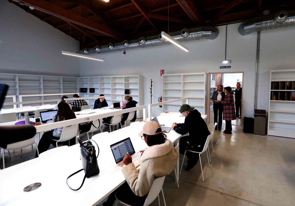 Imagen de la Biblioteca Central Fernando Alcalá Marín.