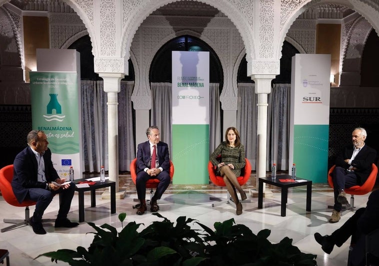 Manolo Castillo, Miguel Ruiz, Inmaculada Martín Rojo y Pedro Marín Cots, durante el foro.