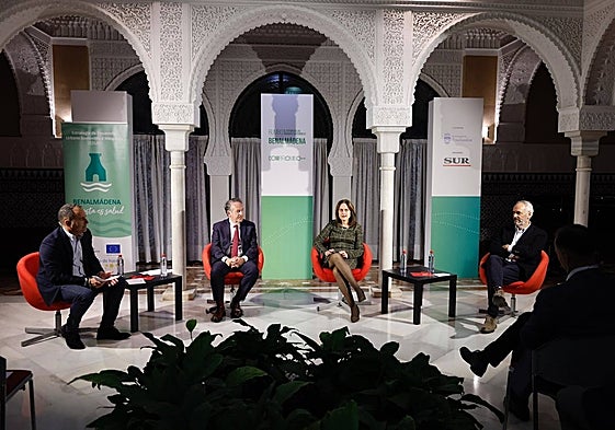 Manolo Castillo, Miguel Ruiz, Inmaculada Martín Rojo y Pedro Marín Cots, durante el foro.