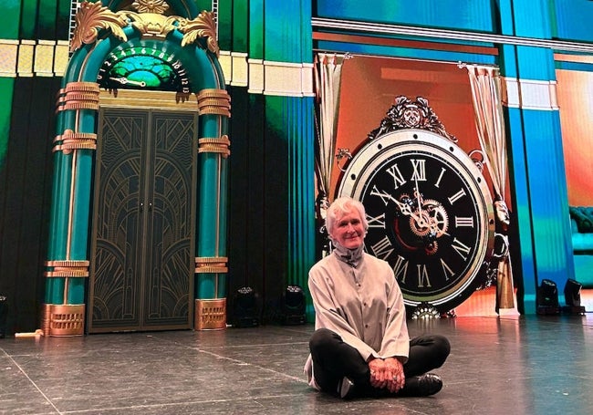 Glenn Close se sentó sobre las tablas del teatro cuando le pidieron hacerse una foto.