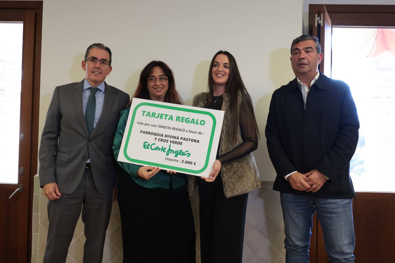 Almuerzo de entrega de la campaña navideña de SUR a las entidades beneficiadas