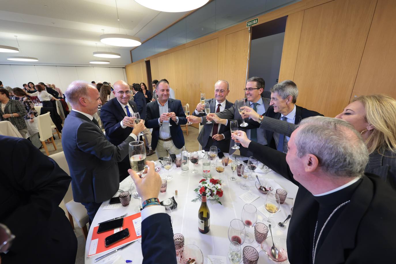 Almuerzo de entrega de la campaña navideña de SUR a las entidades beneficiadas