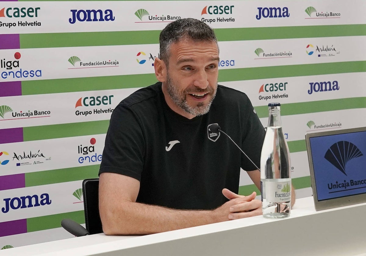 Ibon Navarro, en la rueda de prensa previa al partido frente al Manresa.
