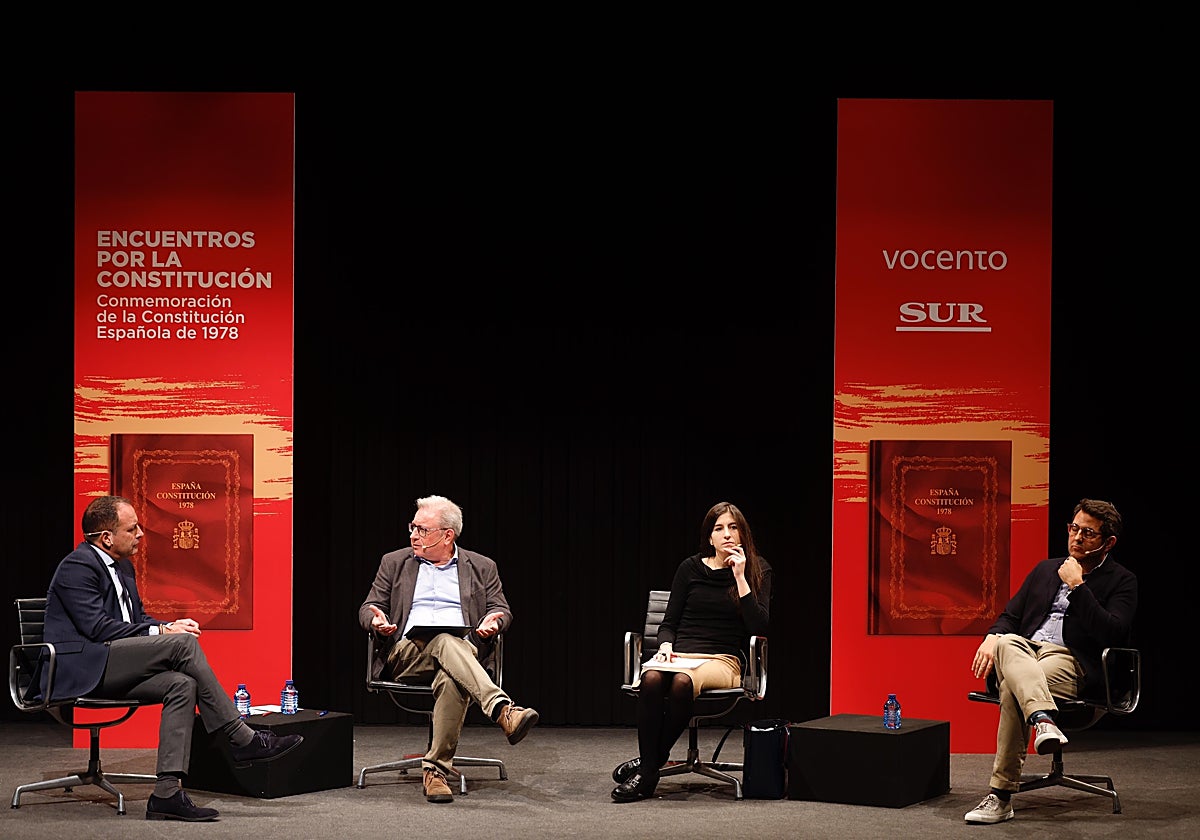 Castillo, Toscano, Requena y Arias, de izquierda a derecha, ayer durante la celebración de la mesa redonda en el auditorio del Museo Picasso de Málaga.