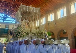 Imagen de la Virgen del Rocío, minutos antes del suceso el pasado Domingo de Ramos.