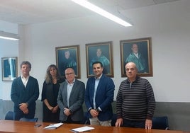 Un momento de la firma el pasado lunes.