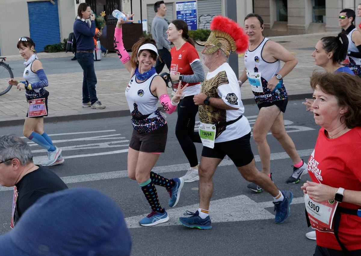 Imagen secundaria 1 - Charles Mneria se corona, sin récord, en el Generali Maratón de Málaga