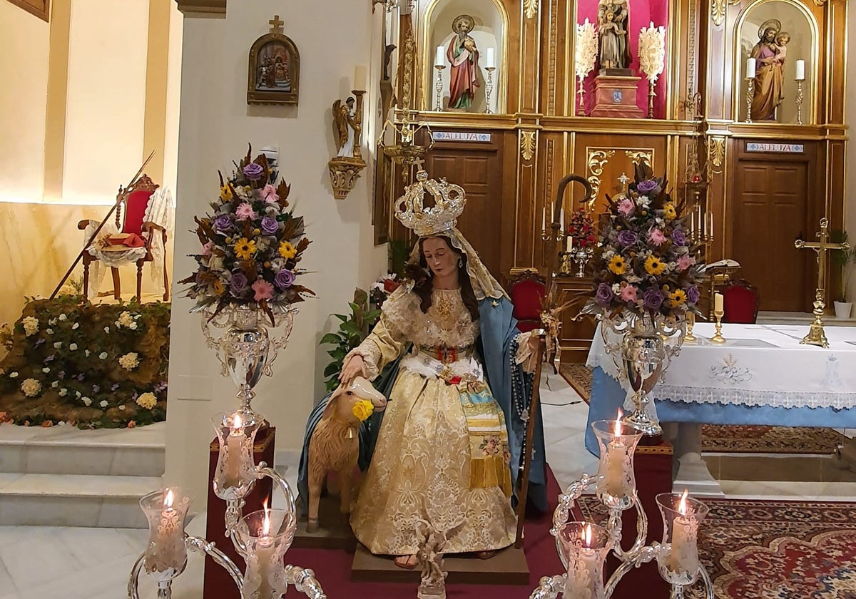 Imagen de la Divina Pastora de Algarrobo.