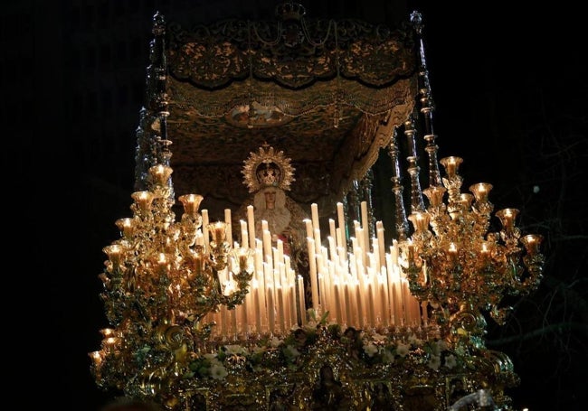 La Virgen de la Esperanza podría procesionar por Roma, en 2025, en su trono de Semana Santa.