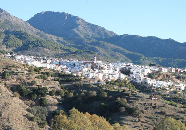 Vista panorámica de Yunquera desde el puerto Umbría