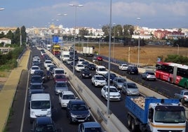 Atasco en la Autovía A7 a su paso por Marbella.