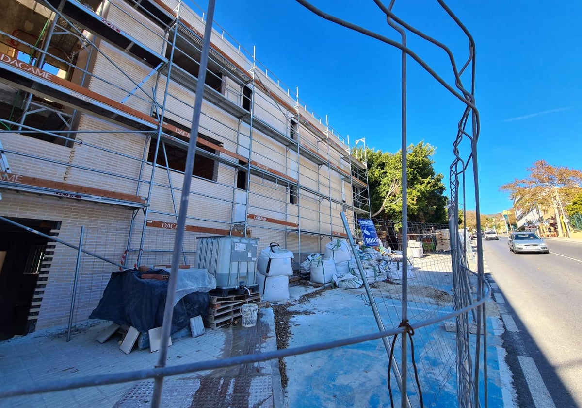 Vista de las obras en el IES Arroyo de la Miel, en Benalmádena.