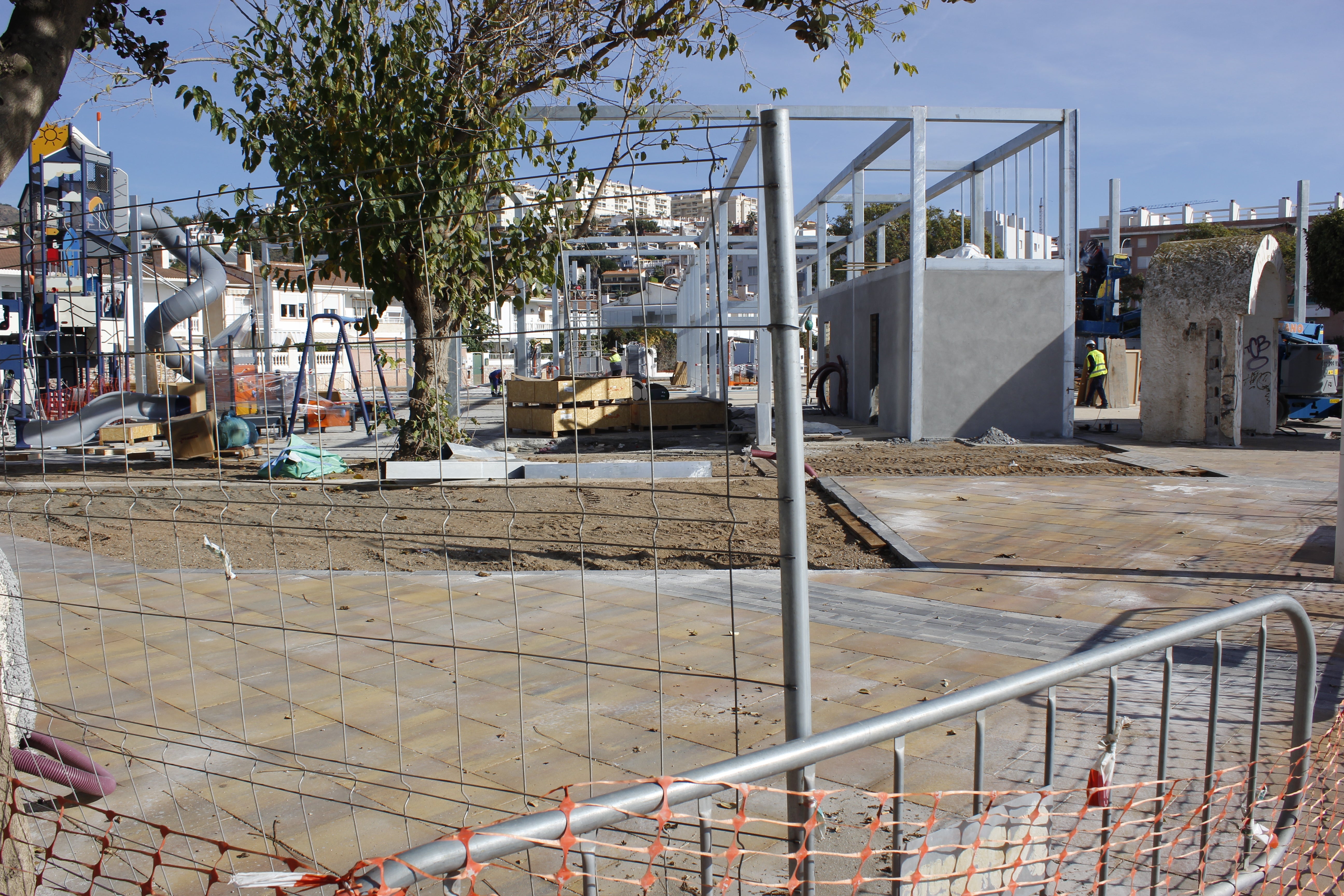 Las obras del Parque Baluma de la Cala del Moral, en imágenes