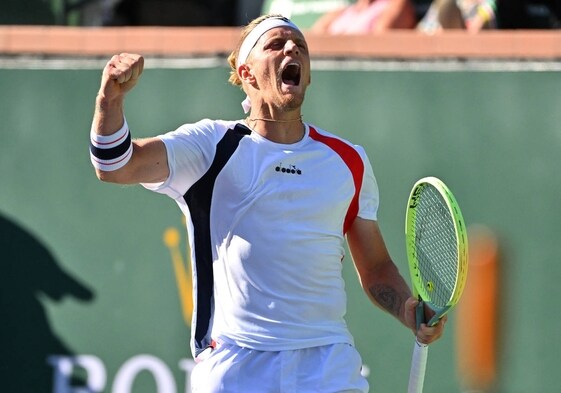 Alejandro Davidovich celebra un punto ante Medvedev en Indian Wells.