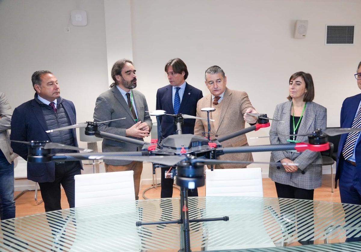 El consejero de la Presidencia, Antonio Sanz, en un evento de IA en la Universidad Pablo de Olavide