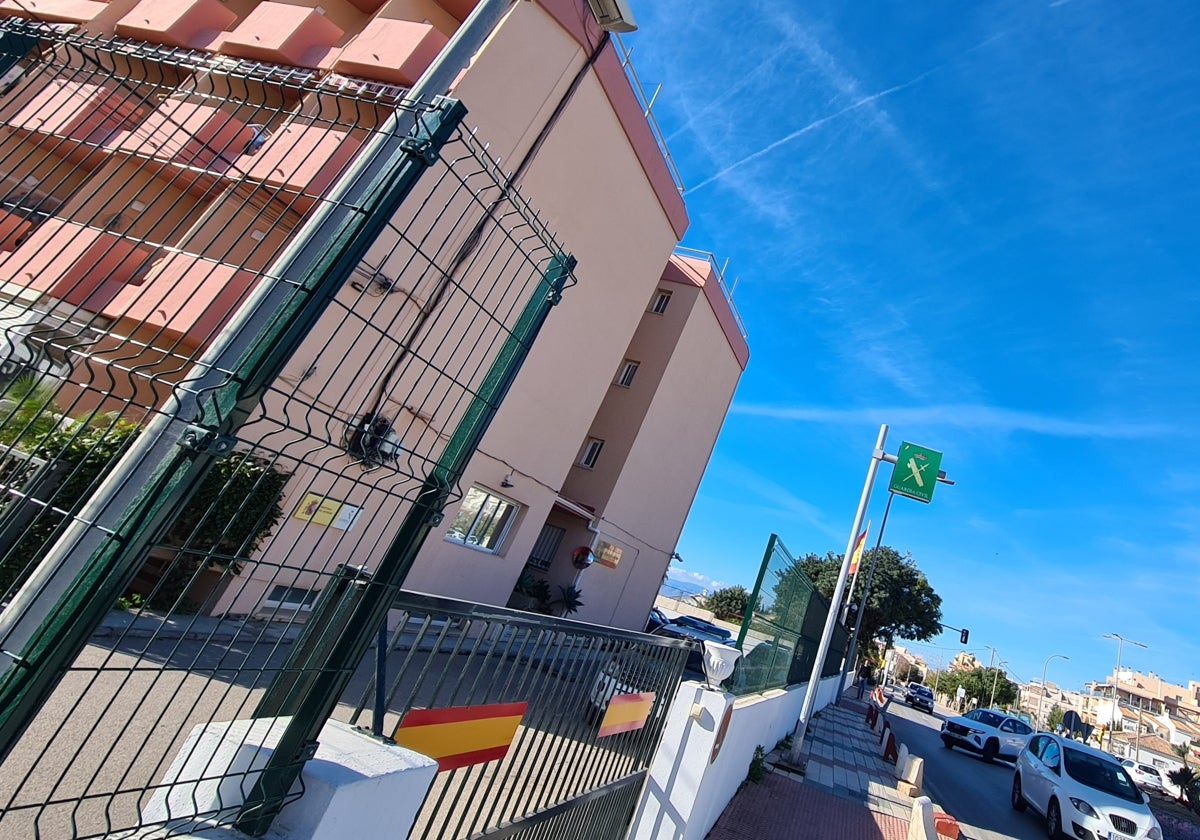 El cuartel de la Guardia Civil en Rincón de la Victoria, ubicado en el núcleo de Torre de Benalgabón, uno de los puestos principales de la Comandancia en la provincia de Málaga.