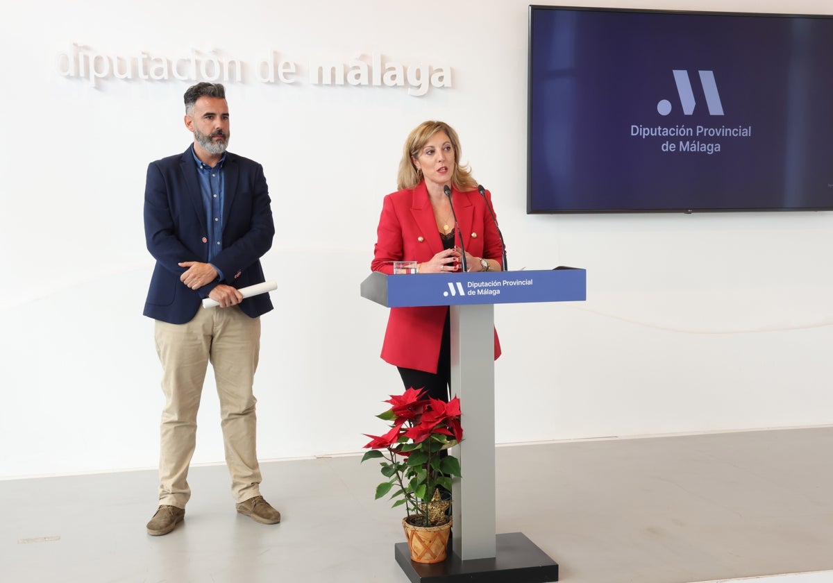 María del Carmen Martínez y Luis Rodríguez, en la rueda de prensa de este jueves.