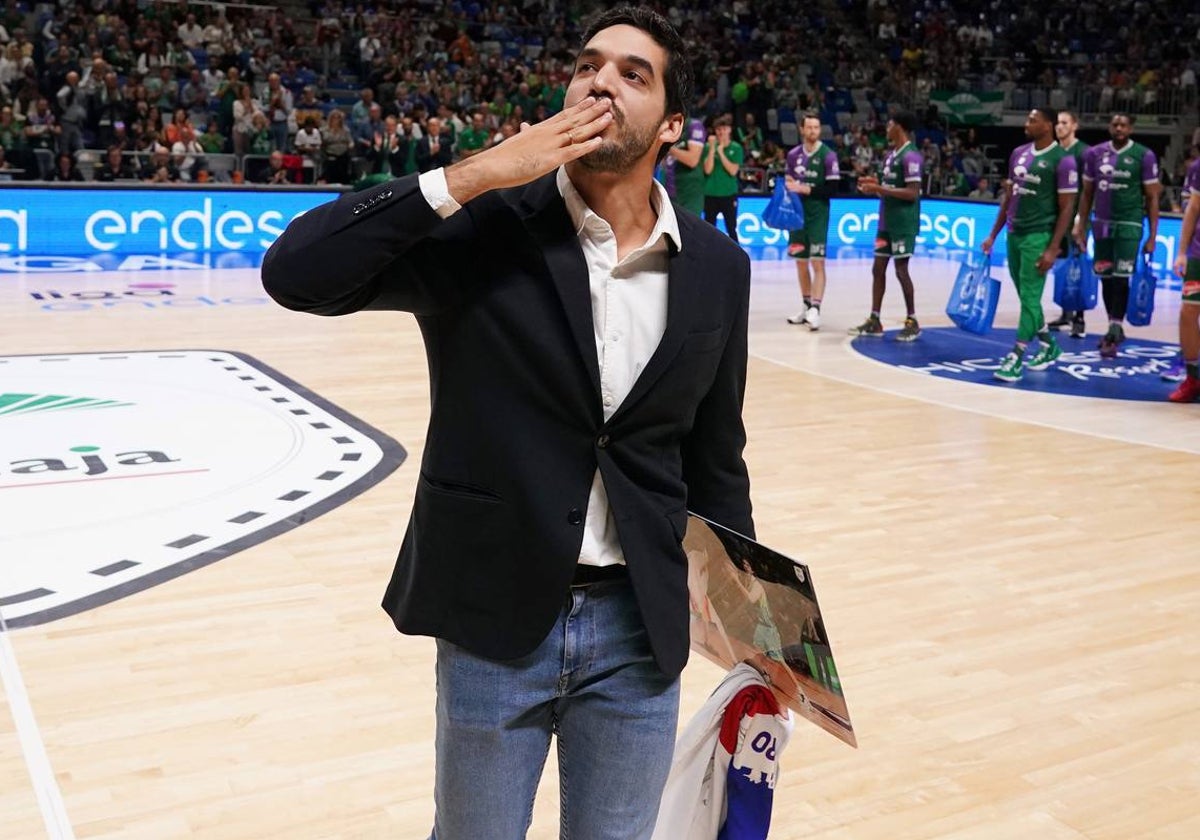 Pepe Pozas, durante el homenaje que recibió en el Palacio de los Deportes.