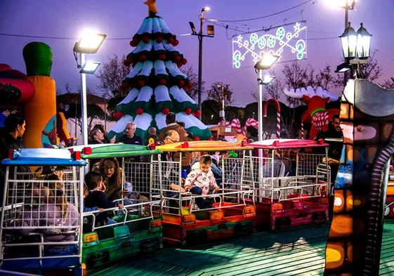 Una de las atracciones infantiles instaladas en el Recinto Ferial.