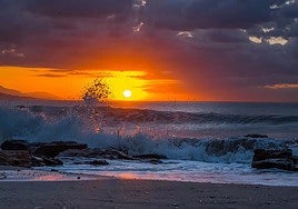 Calendario solar y lunar en Málaga el domingo, 31 de diciembre de 2023