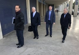 Antonio Castillo, Antonio Aguilera, Francis Escalona y Urizar Azpitarte, representantes de la APA este jueves en La Rosaleda.