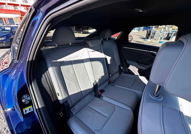 Audi Q3, Interior y maletero
