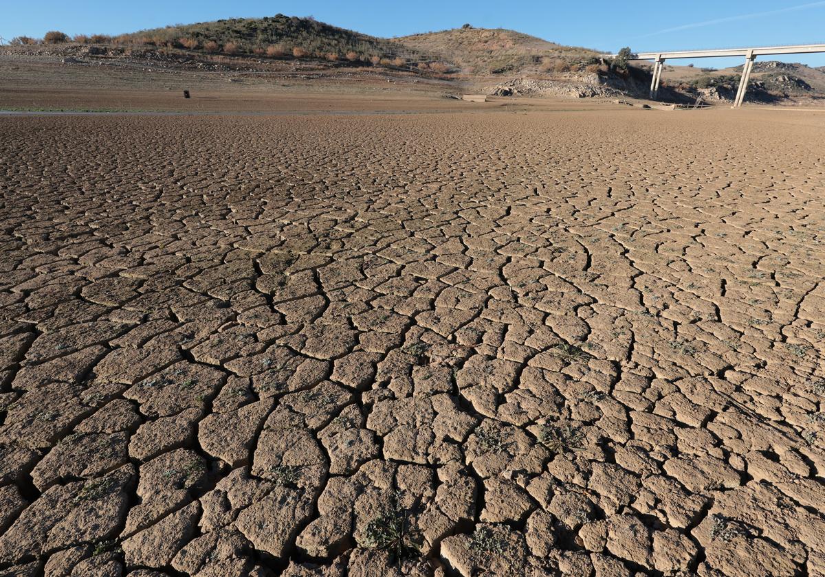 Málaga afronta tres meses vitales para evitar los cortes masivos de agua este verano