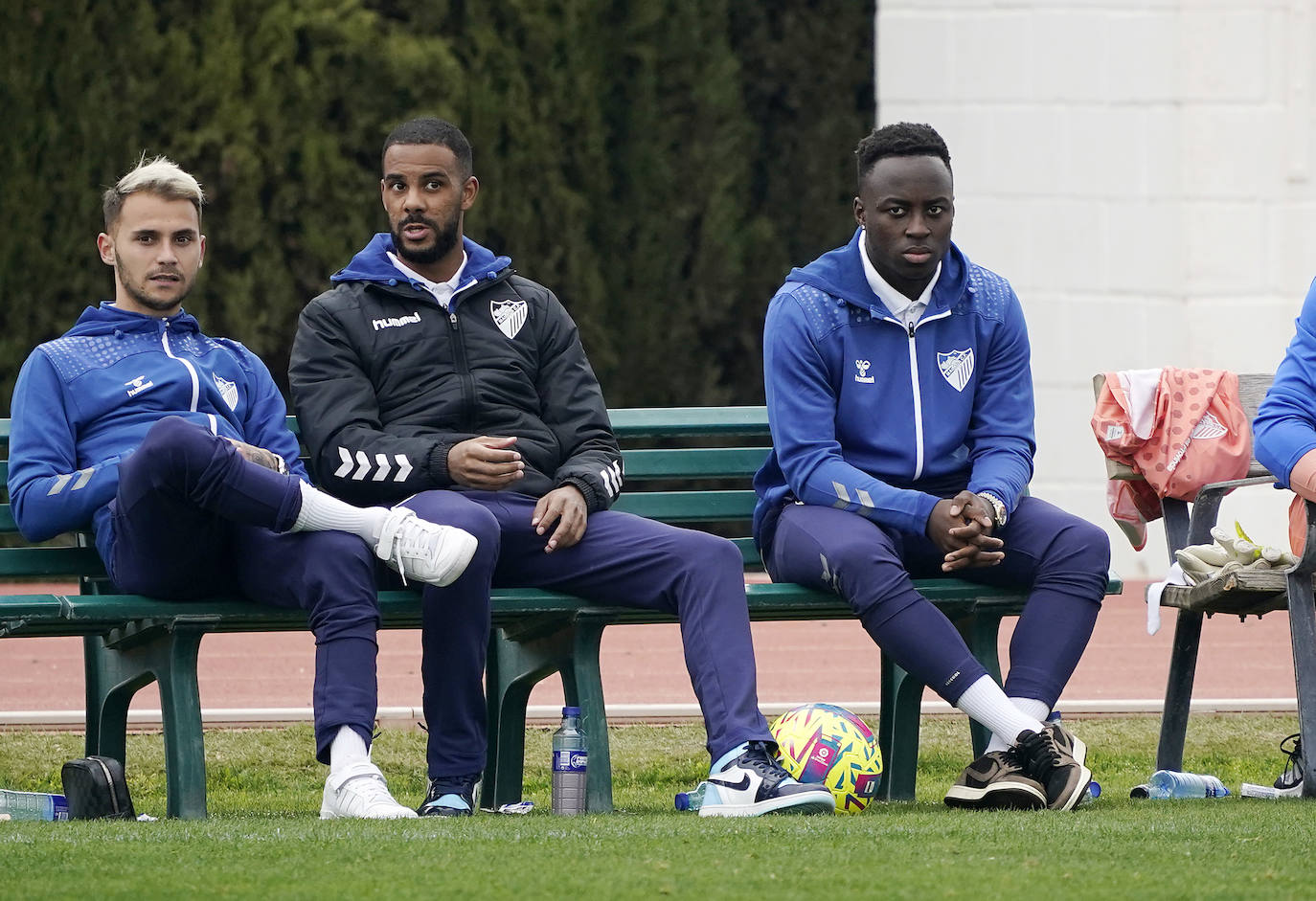 Las fotos del amistoso del Málaga contra el Winterthur suizo en Coín. El equipo blanquiazul a las órdenes de Pepe Mel se tomó el partido para coger ritmo después del parón navideño antes de reanudar la Liga y perdió por 0-1.