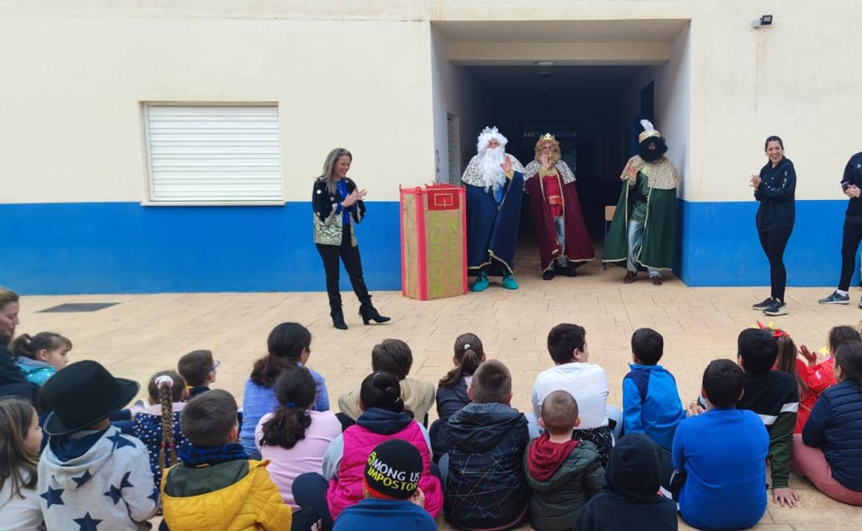 Los Reyes Magos, este jueves en el campamento de Rincón de la Victoria. 