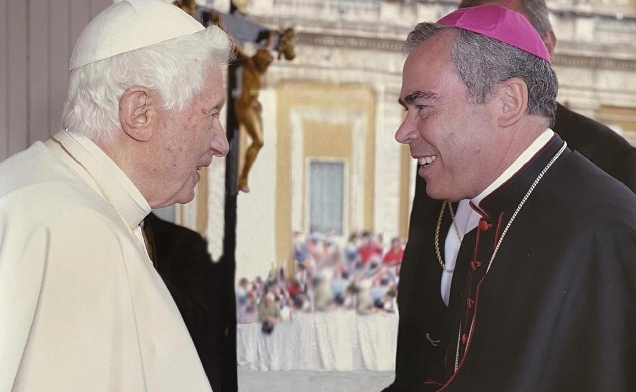 Horizontes Cercanos: La relación con Málaga de Benedicto XVI