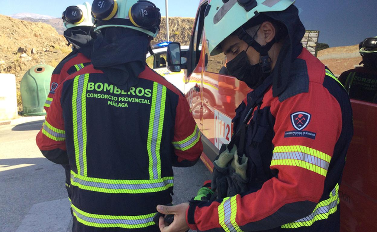 Siete vehículos afectados en Antequera en el incendio de un garaje