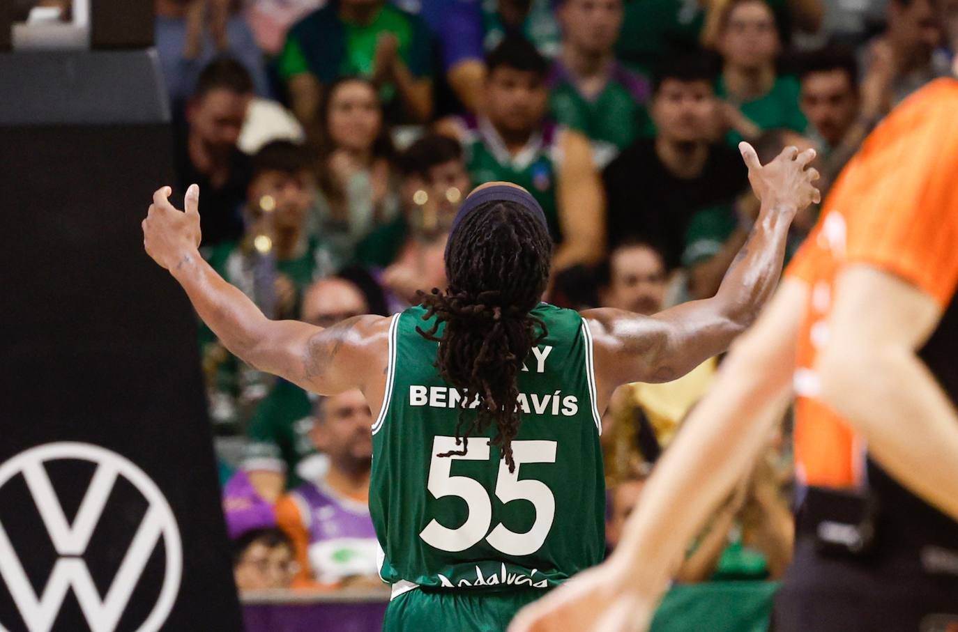 El Unicaja se exhibe ante el Río Breogán (100-66). 