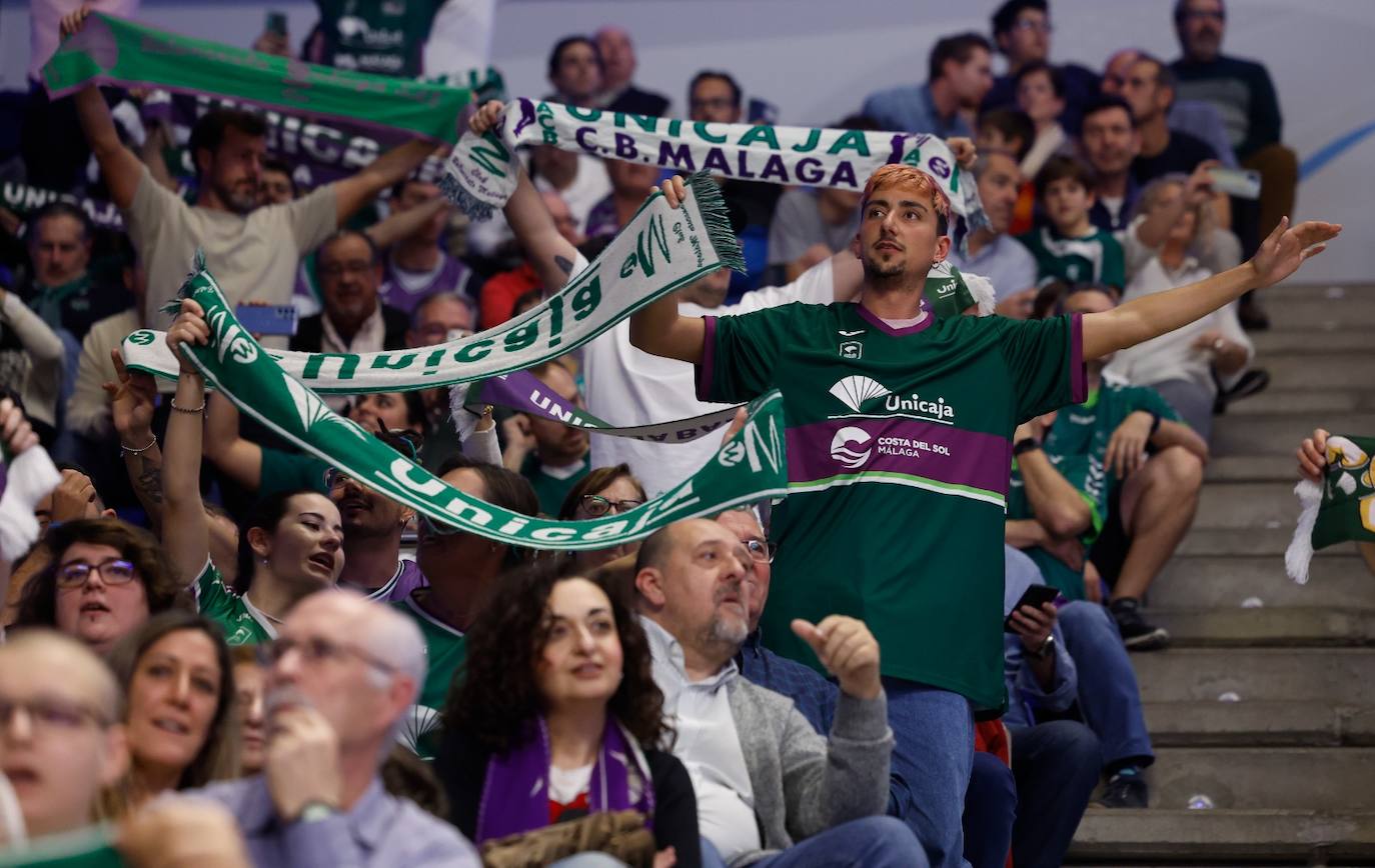 El Unicaja se exhibe ante el Río Breogán (100-66). 