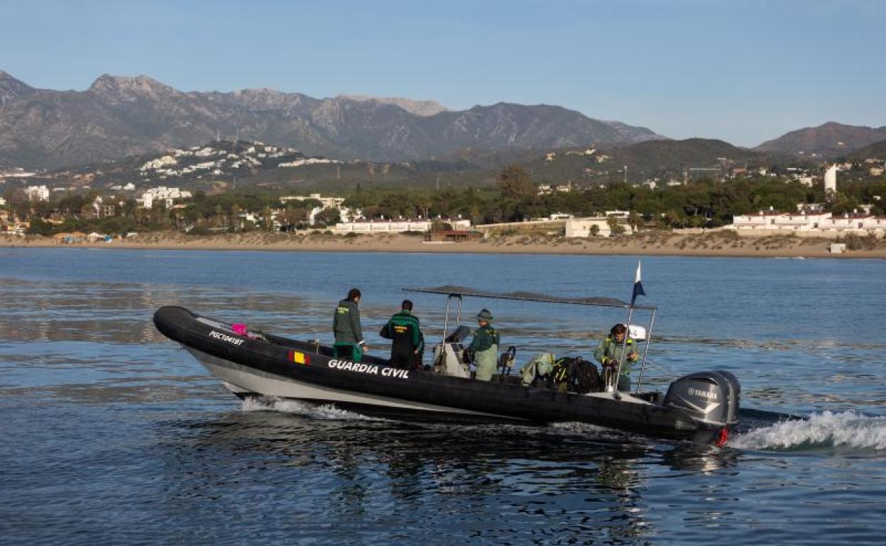 La Guardia Civil busca los restos de la mujer. 