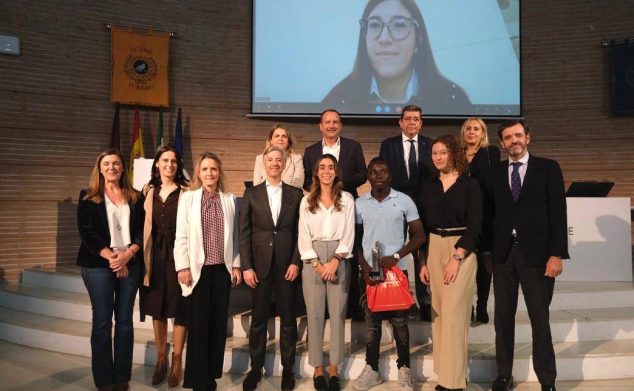 Tres estudiantes de Turismo son Destacad@s por su expediente