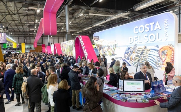 Vista del ambienta en el expositor de la Costa del Sol en Fitur. 