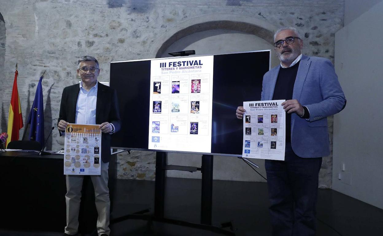 Javier García, teniente alcalde de San Pedro, y José Antonio Moreno, director general de Cultura del núcleo urbano. 