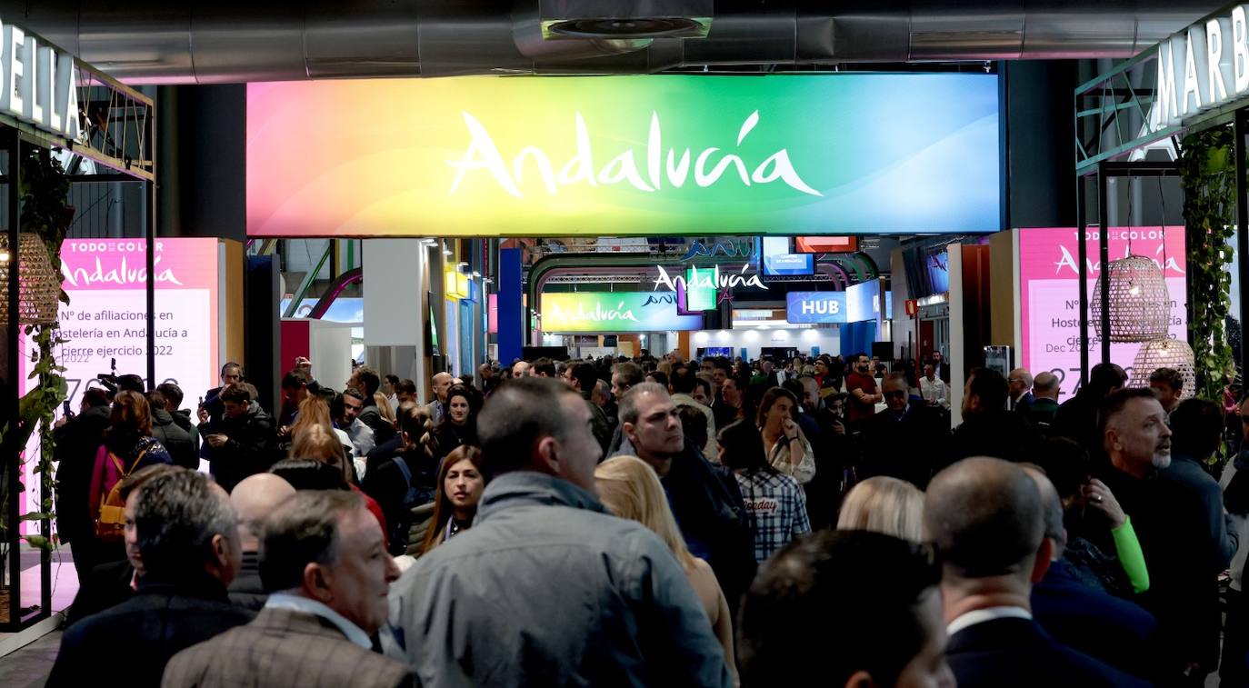 Jornada del jueves en la Feria Internacional de Turismo (Fitur) que se celebra en IFEMA. 