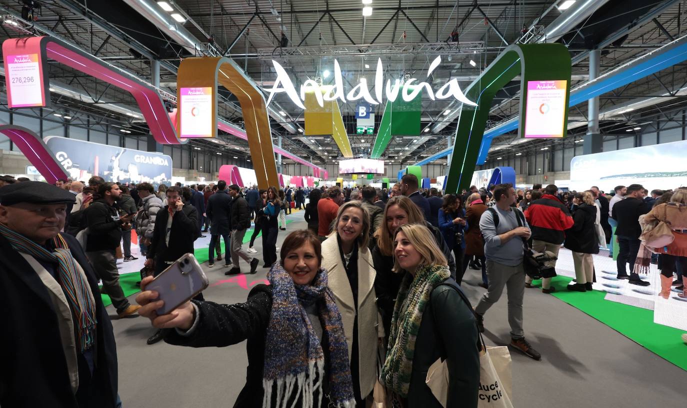 Jornada del jueves en la Feria Internacional de Turismo (Fitur) que se celebra en IFEMA. 