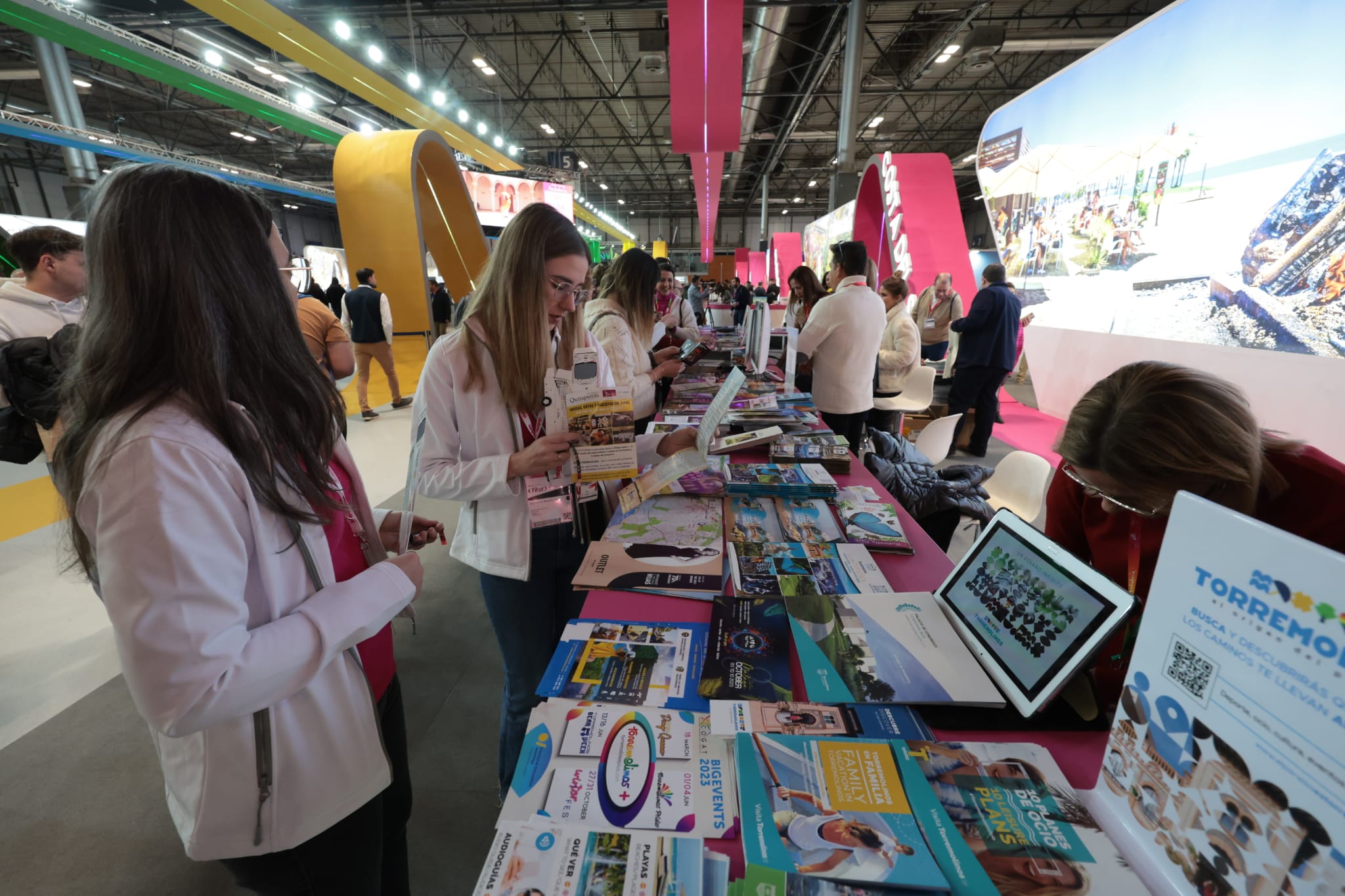 Jornada del viernes en la Feria Internacional de Turismo (Fitur) que se celebra en IFEMA. 