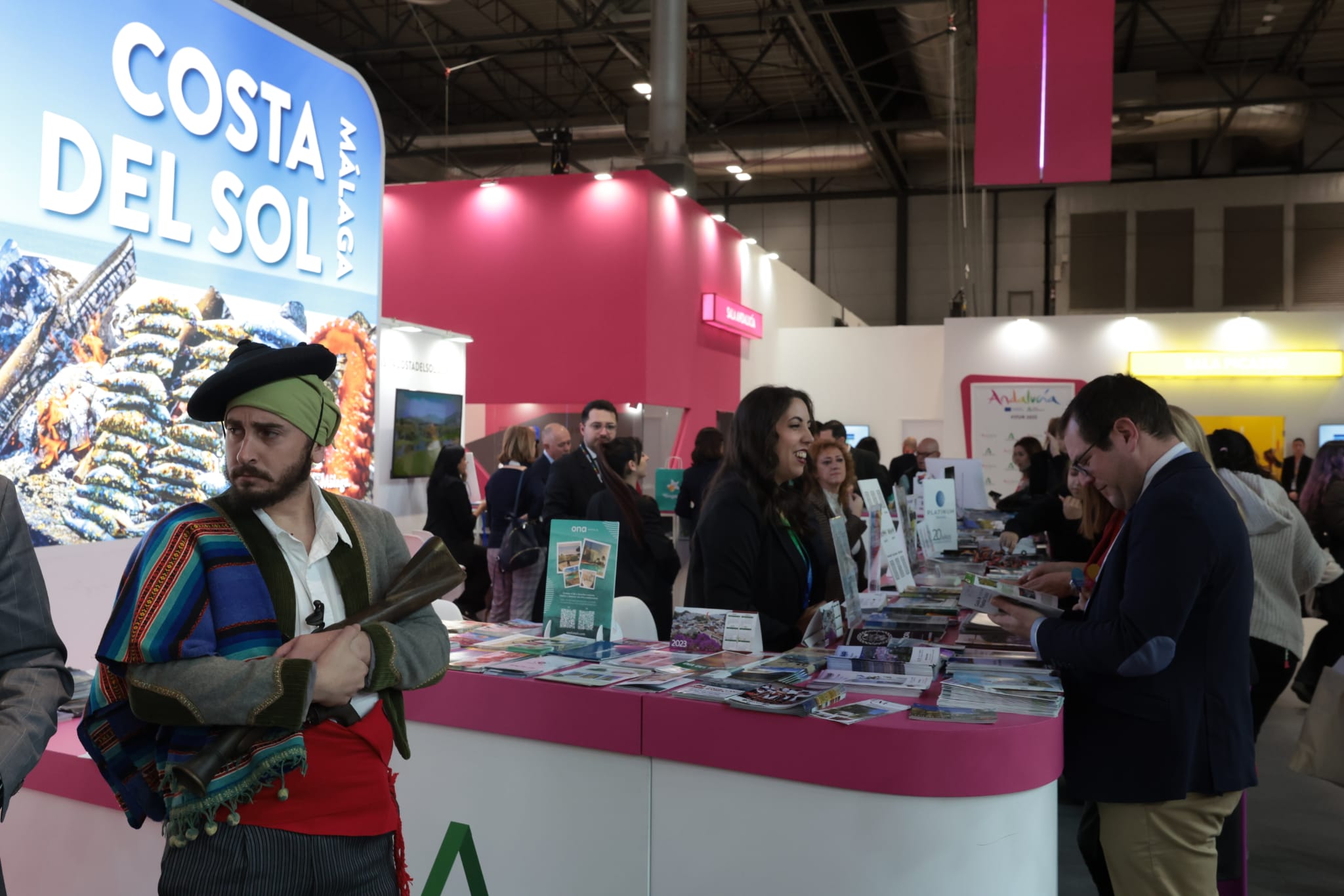 Jornada del viernes en la Feria Internacional de Turismo (Fitur) que se celebra en IFEMA. 