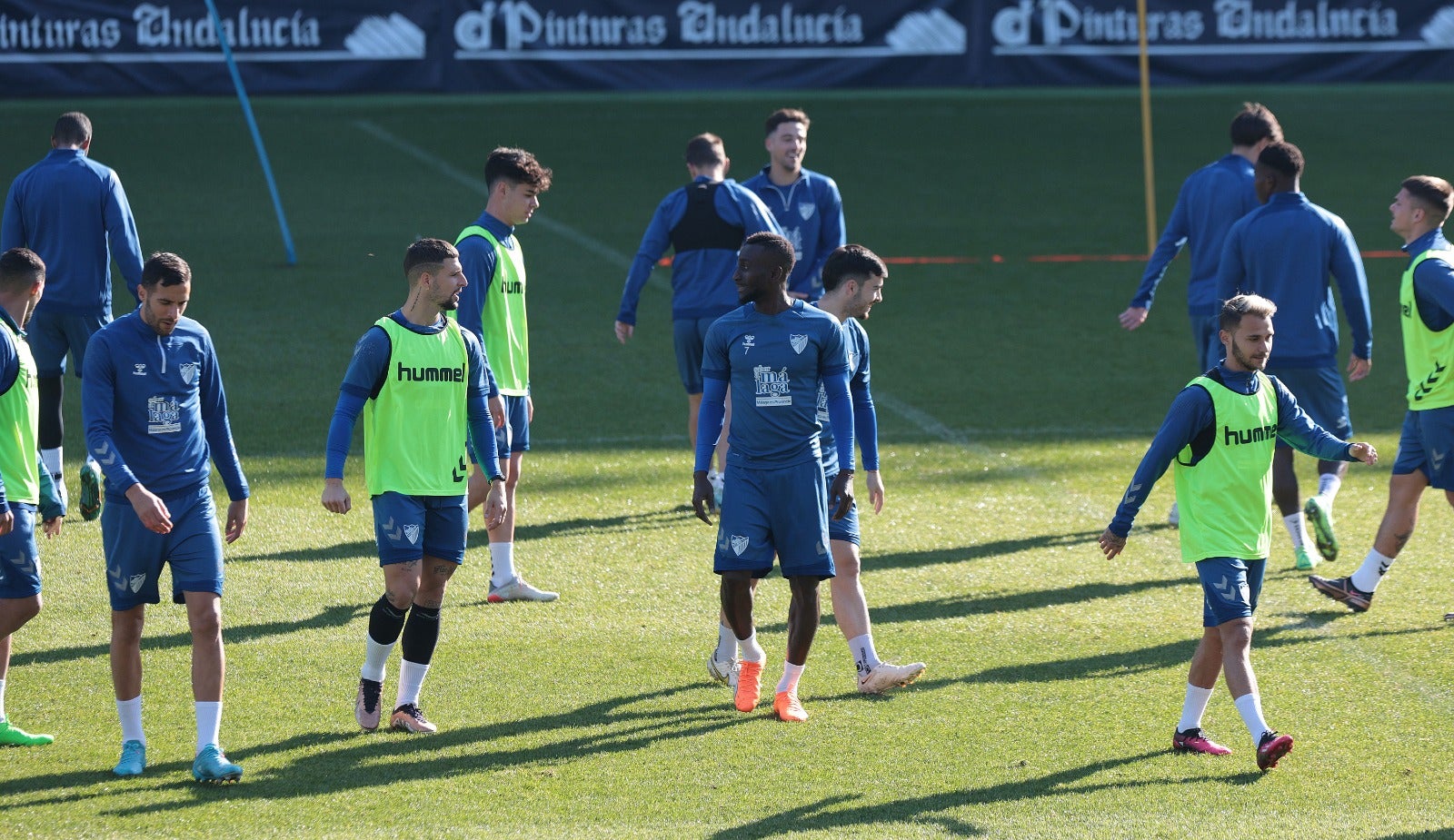 El equipo blanquiazul se ejercitó este jueves en el campo principal de La Rosaleda para afinar su preparación de cara al enfrentamiento en casa con el Oviedo de este viernes 3 de febrero a partir de las 21.00 horas. La principal novedad ha sido el regreso de Delmás. 