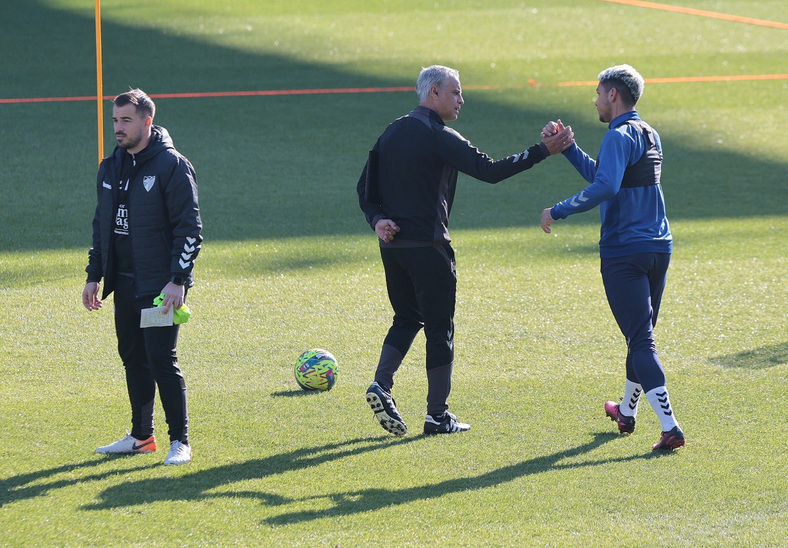 El equipo blanquiazul se ejercitó este jueves en el campo principal de La Rosaleda para afinar su preparación de cara al enfrentamiento en casa con el Oviedo de este viernes 3 de febrero a partir de las 21.00 horas. La principal novedad ha sido el regreso de Delmás. 