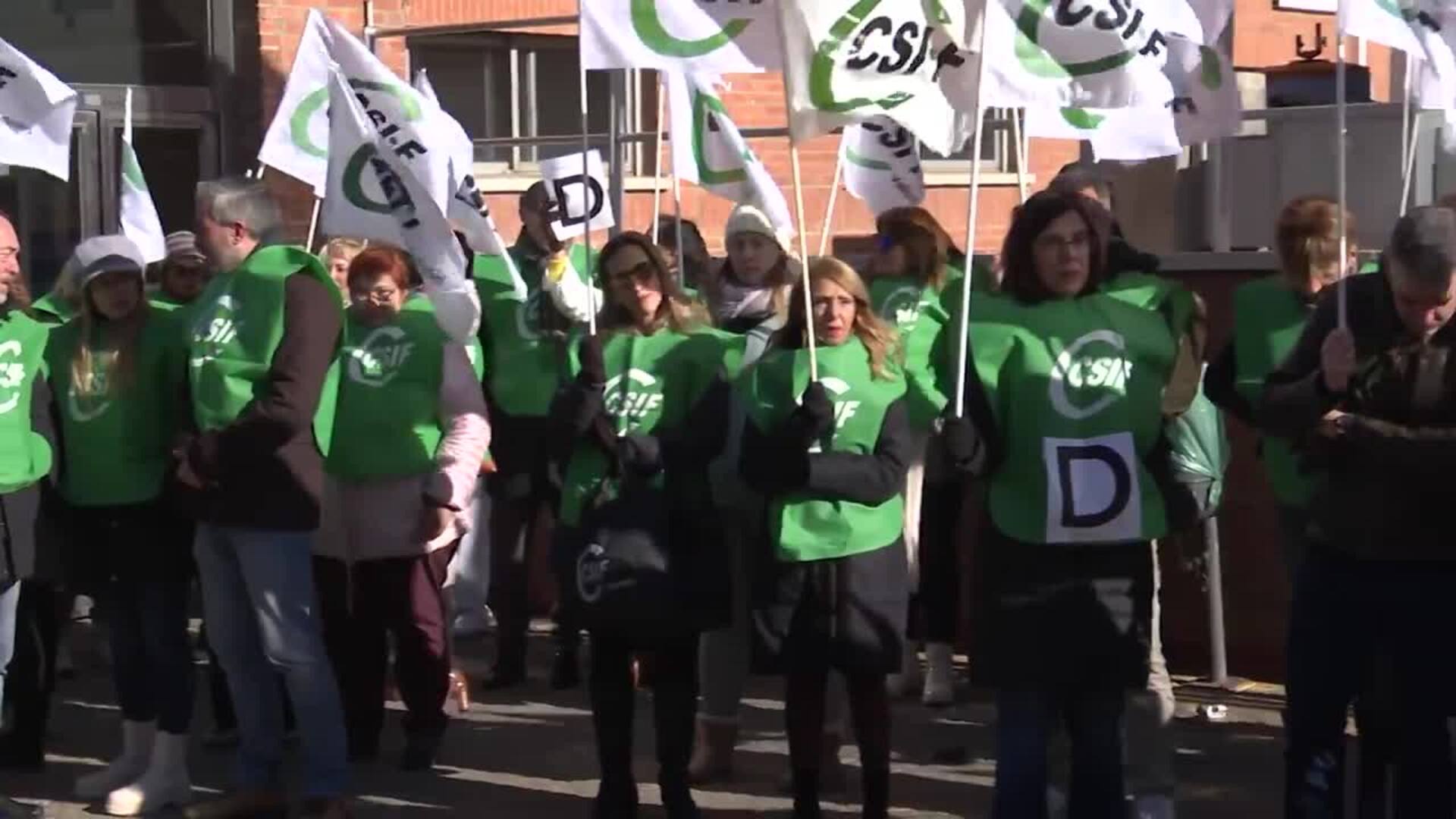 Trabajadores públicos se manifiestan en CyL para denunciar el "caos" y el "deterioro" de la Sanidad