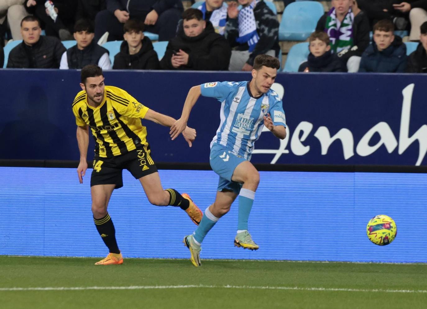 Derrota del Málaga en casa ante el Oviedo. 