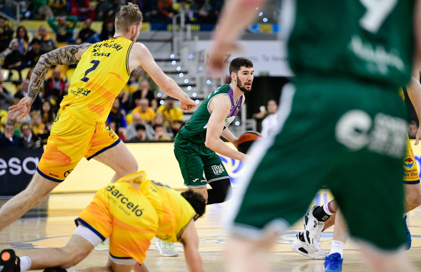 Derrota del Unicaja ante el Gran Canaria (88-70). 