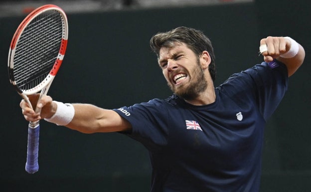 El británico Cameron Norrie celebra su victoria en tierra ante Mejía en Colombia. 