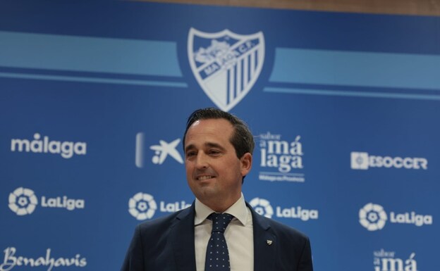 Kike Pérez, este jueves en su puesta de largo en el Málaga, en su comparecencia en la sala de prensa Juan Cortés de La Rosaleda. 