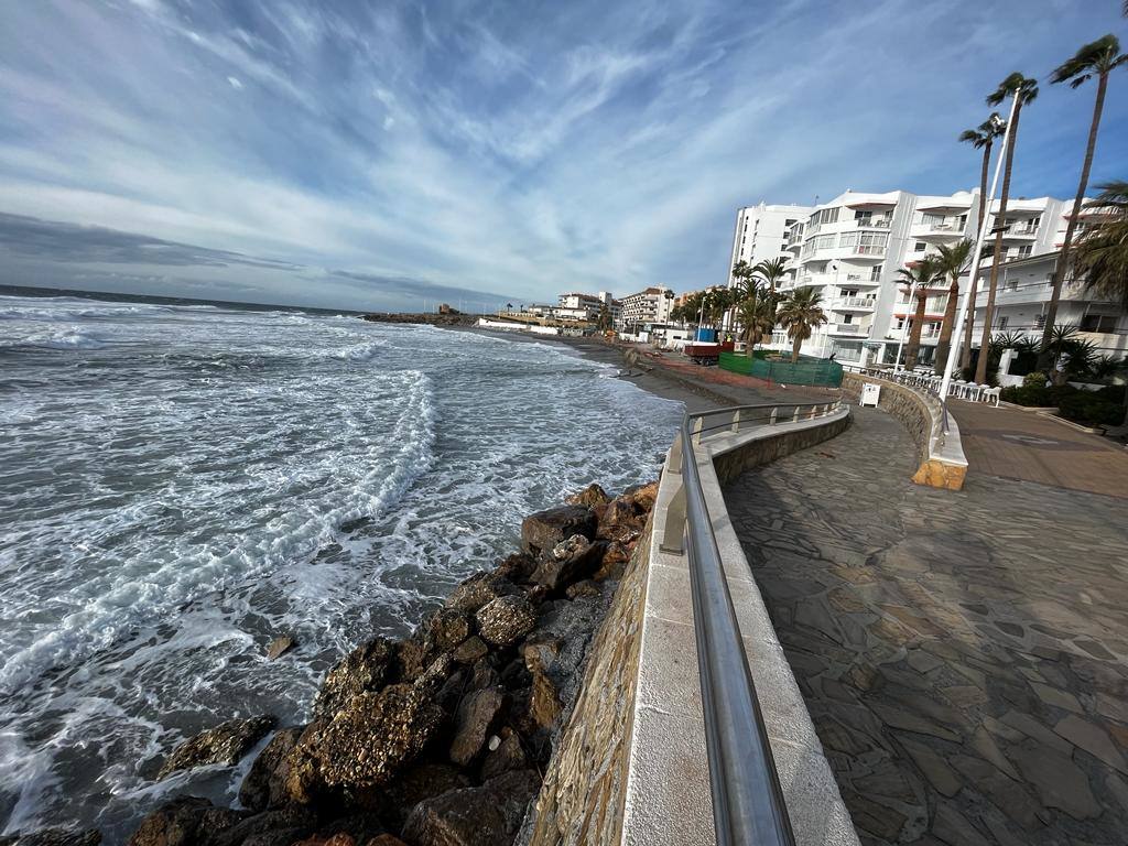 En la Axarquía, las playas de Nerja, Torre del Mar y Torrox se vieron afectadas 