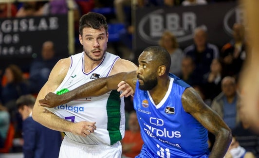 Jonathan Barreiro. en un duelo ante el Fuenlabrada. 